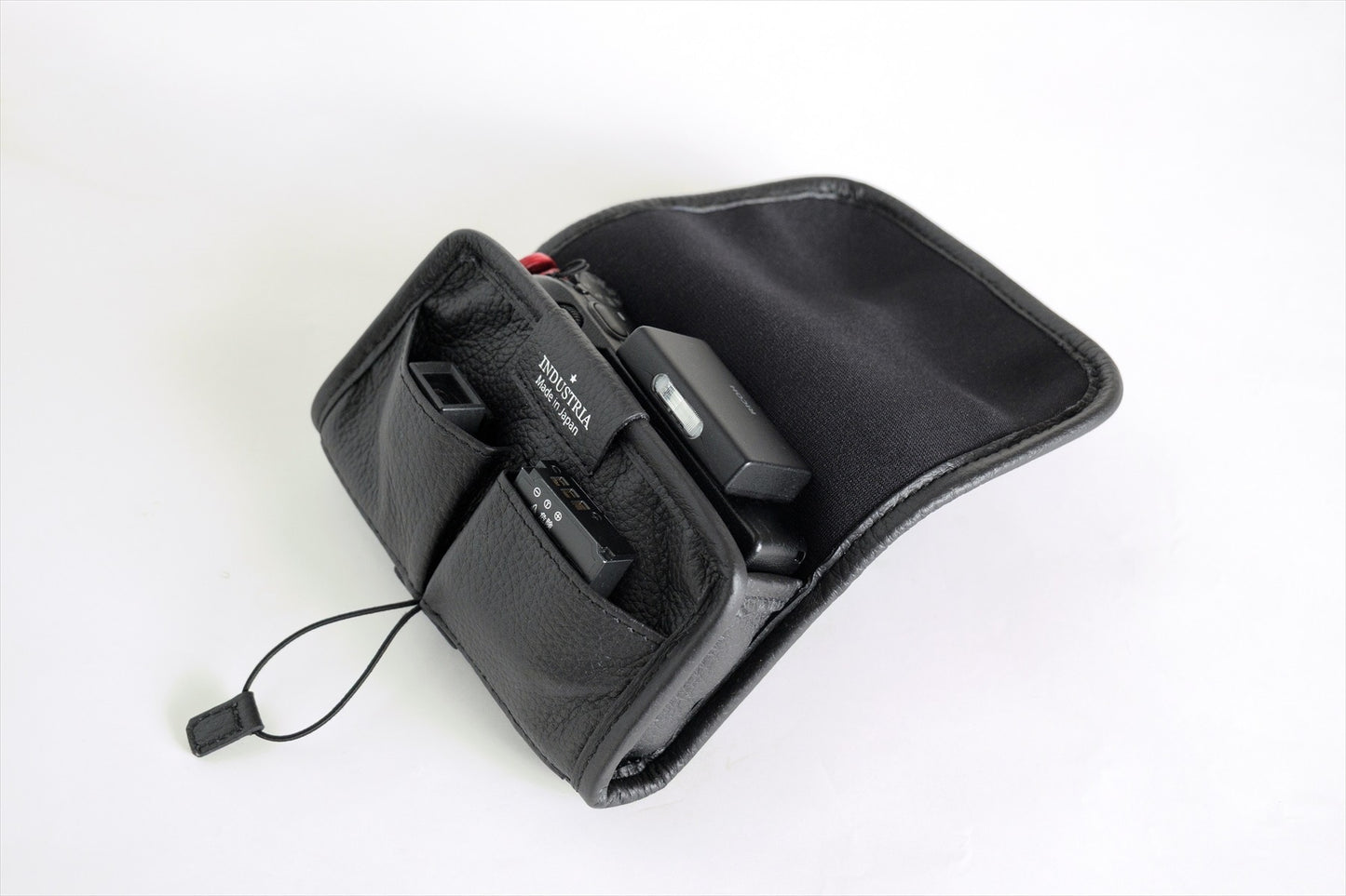 ★GRフィンガーストラップ利用中の方向け 縦型GRスリーブ(ブラック)× GRⅣ対応バッテリーポーチ(ブラック)